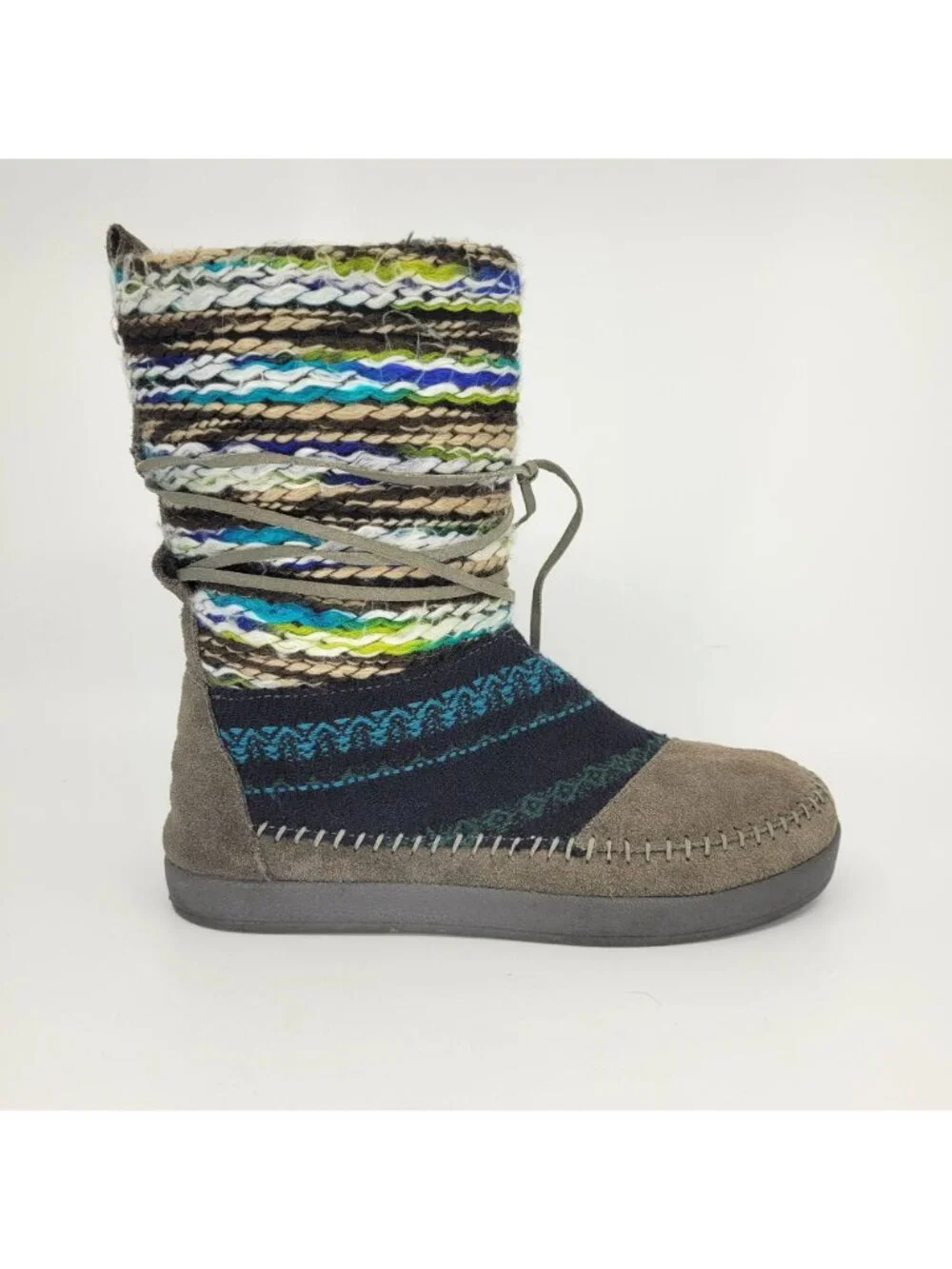 TOMS Nepal Yarn Boots Moccasin Women's Size 7.5 Suede Knit Grey Winter Fleece